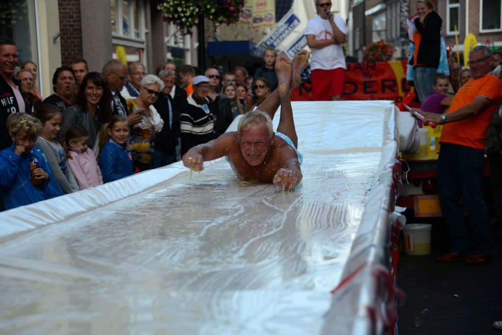 ../Images/Donderdag kermis 073.jpg